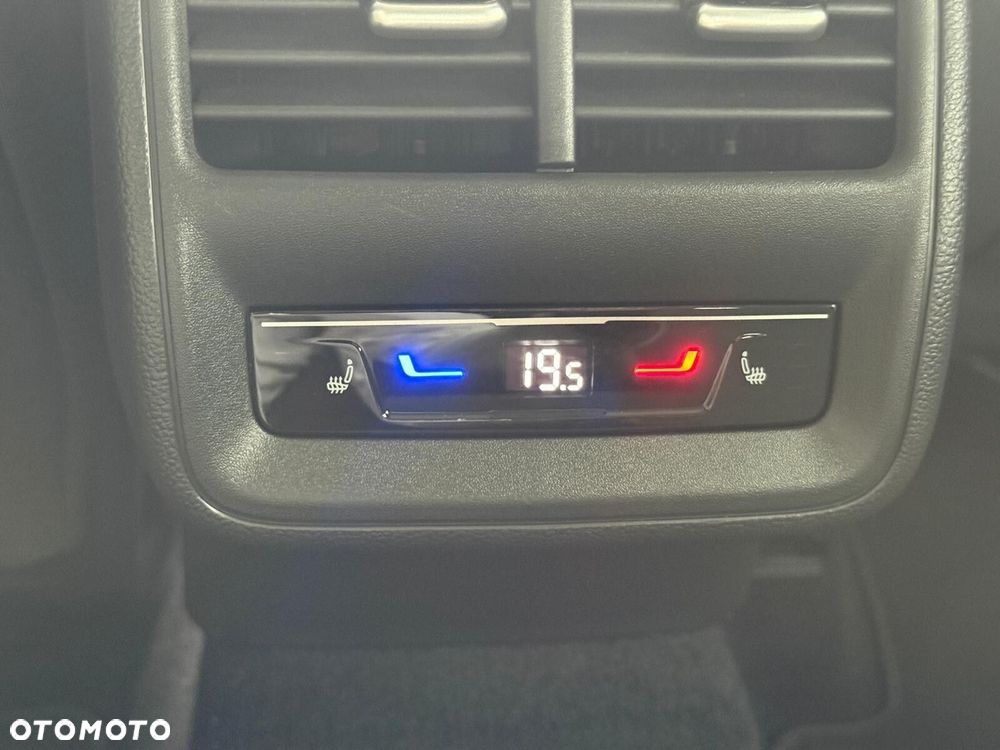 Skoda Superb 2.0 TDI SCR Selection DSG - 28