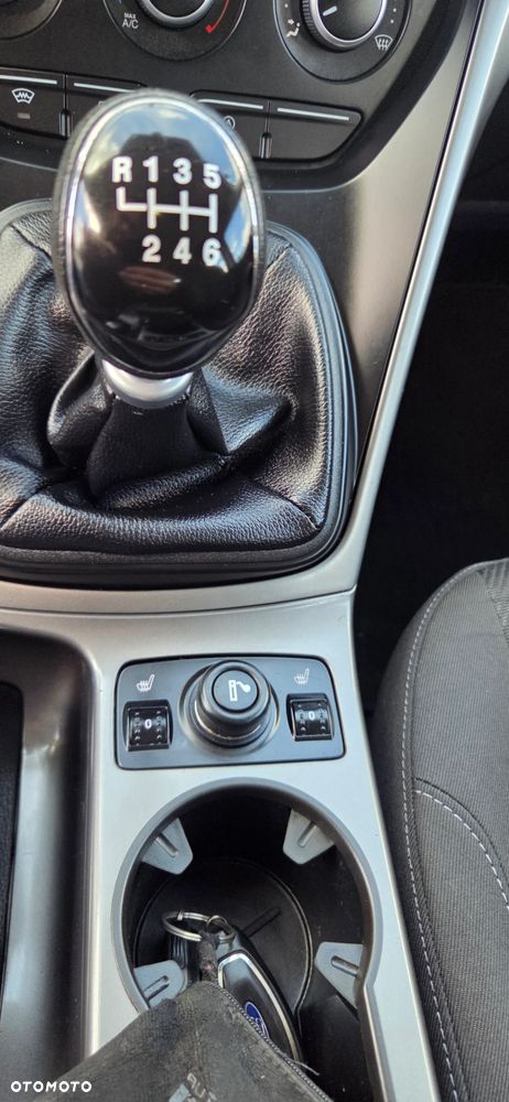 Ford Kuga 1.6 EcoBoost 2x4 Trend - 30