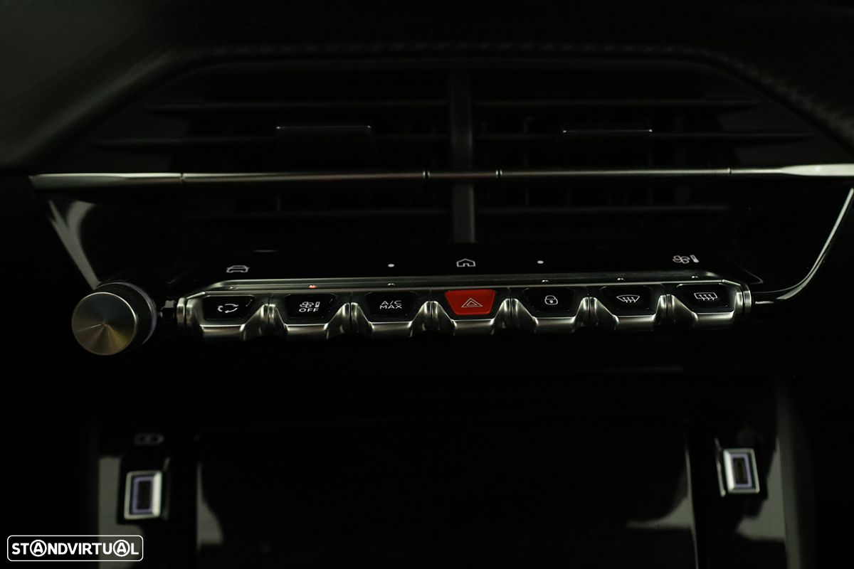 Peugeot 2008 1.2 PureTech Allure - 12