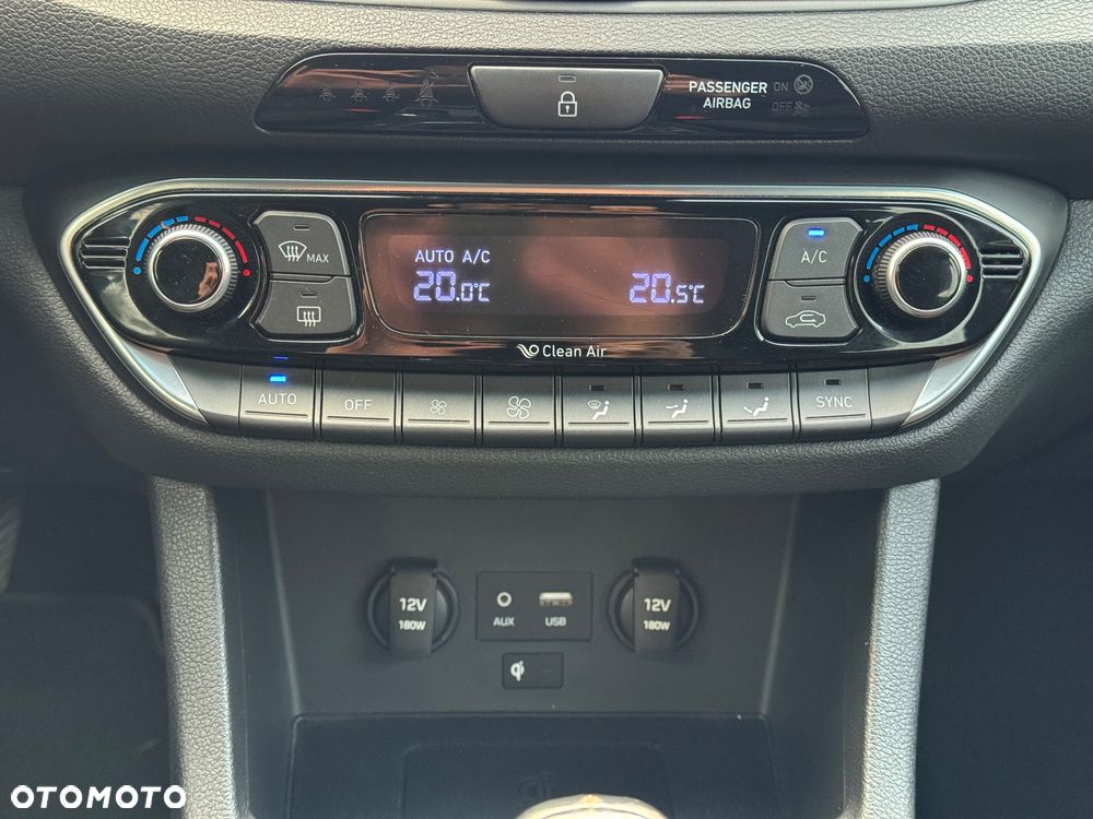 Hyundai i30 1.4 T-GDI Premiere Style - 22