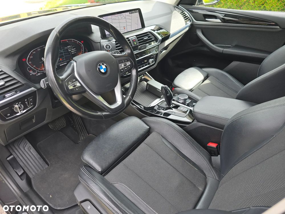 BMW X3 xDrive20i Luxury Line - 14