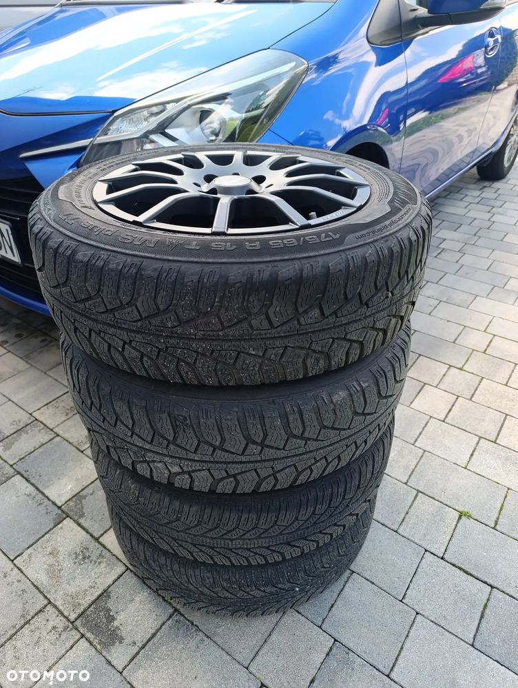 Toyota Yaris - 18