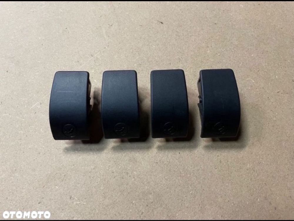 5E0887187 zaślepka zaślepki isofix skoda octavia III 3