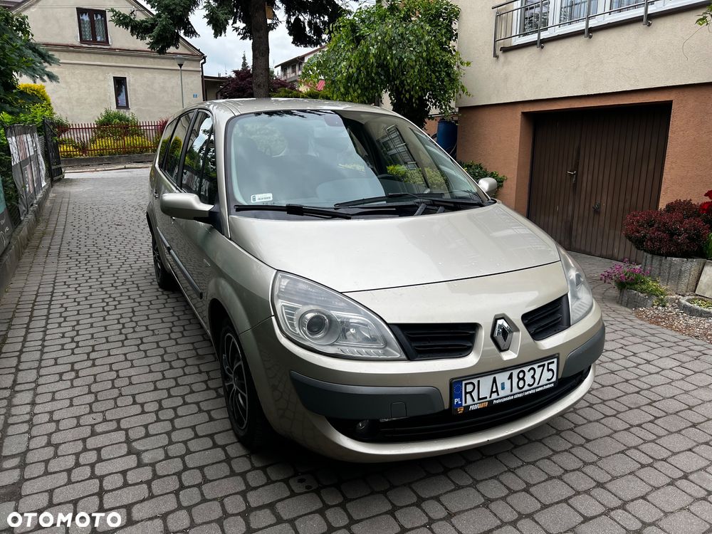 Renault Scenic - 1