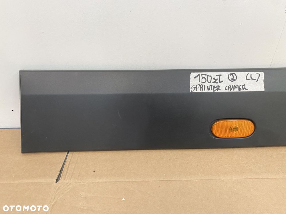 VW Crafter Sprinter 906 06- Listwa obrysówka Błotnik tylny Lewy przed kołem - 3