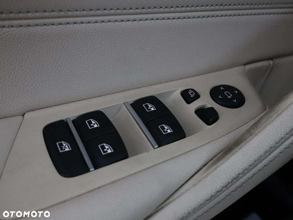 BMW Seria 5 520d xDrive mHEV M Sport sport - 39