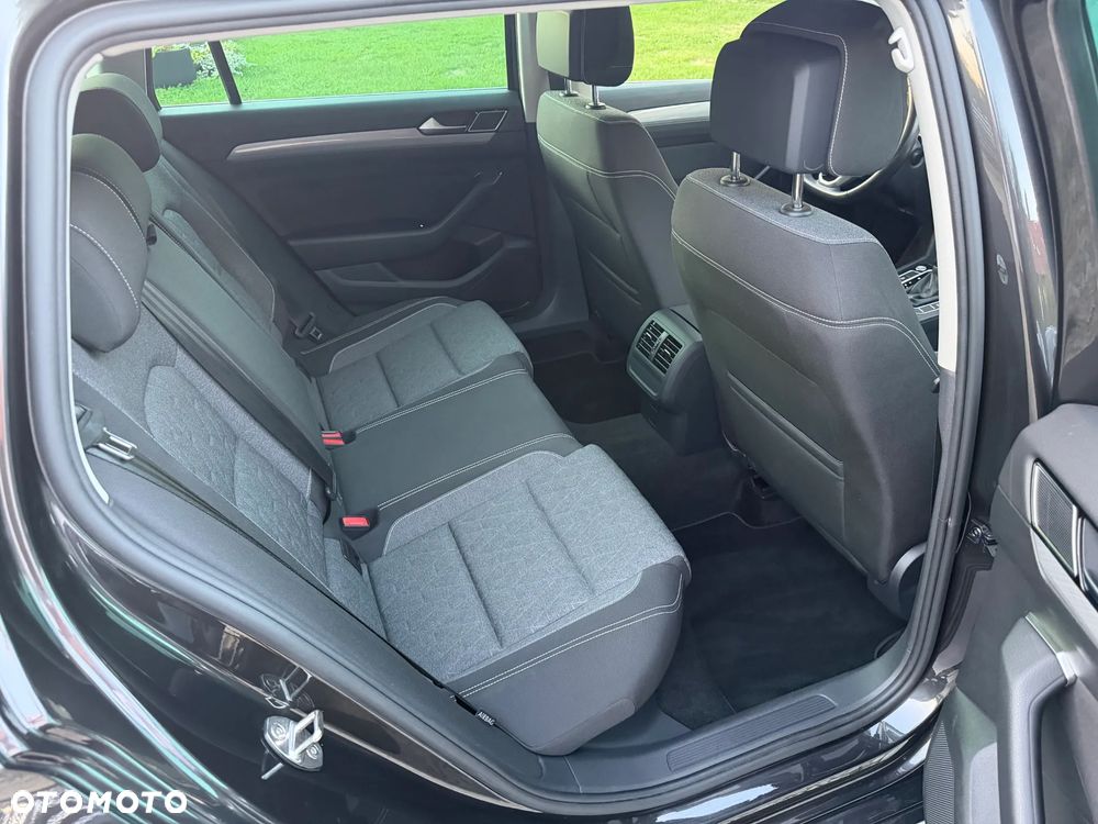 Volkswagen Passat Variant - 9