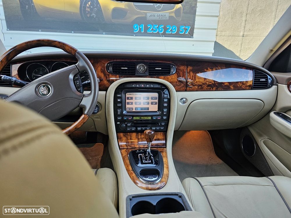 Jaguar XJ XJ6 2.7 D V6 Executive - 11