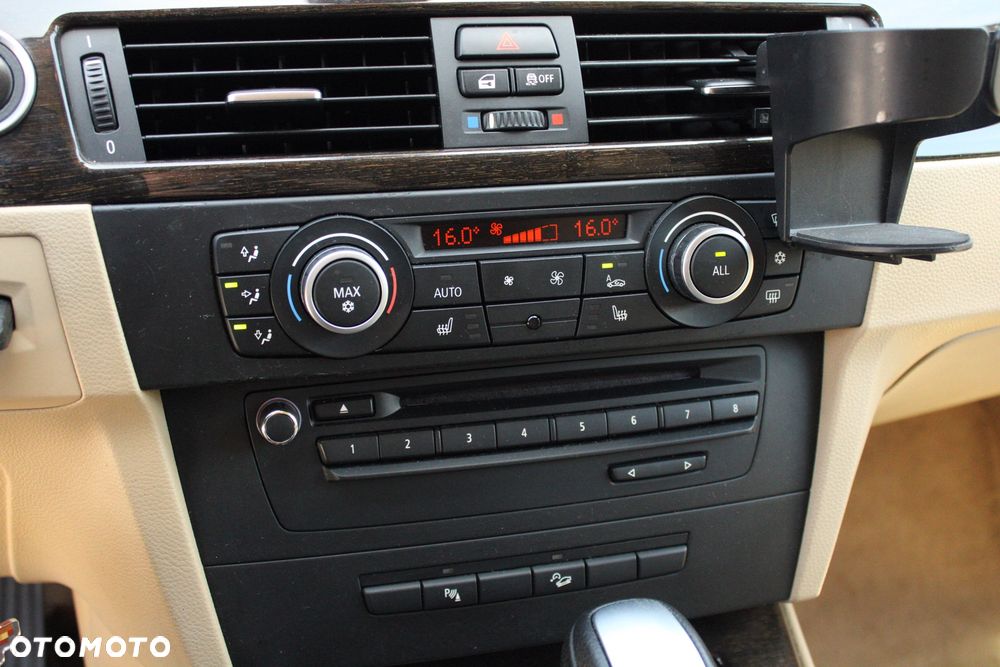 BMW Seria 3 325i xDrive Edition Exclusive - 30
