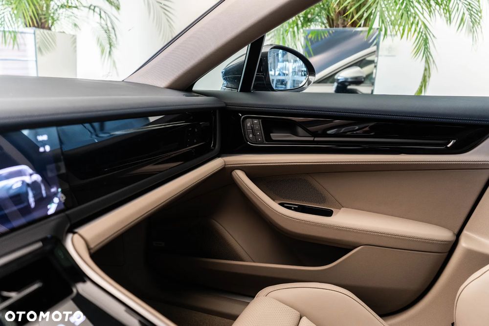 Porsche Panamera 4S E-Hybrid PHEV - 16