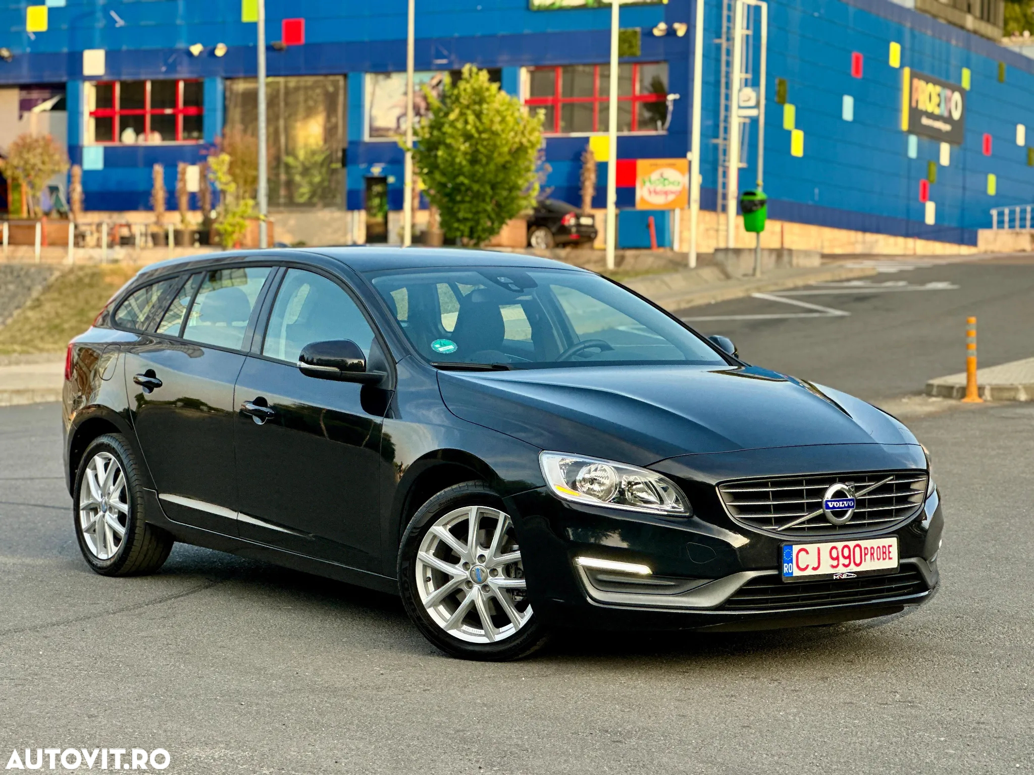 Volvo V60 D2 Geartronic Powershift Kinetic - 2