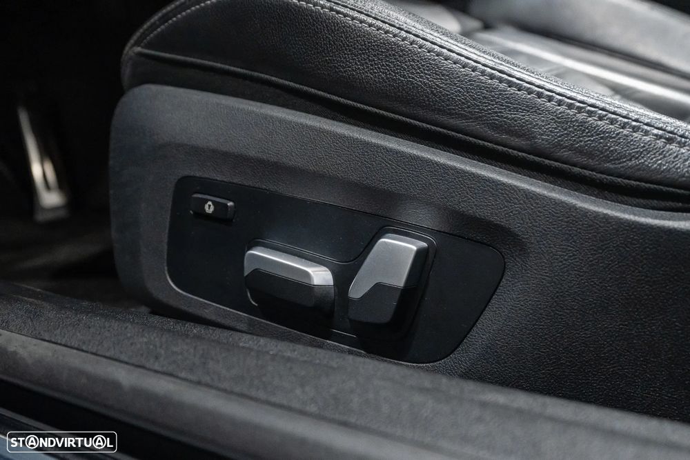 BMW 420 i Pack Desportivo M Auto - 24
