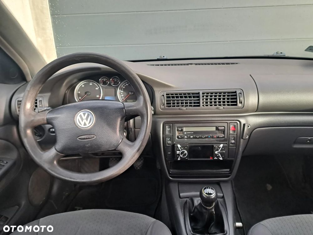 Volkswagen Passat - 10