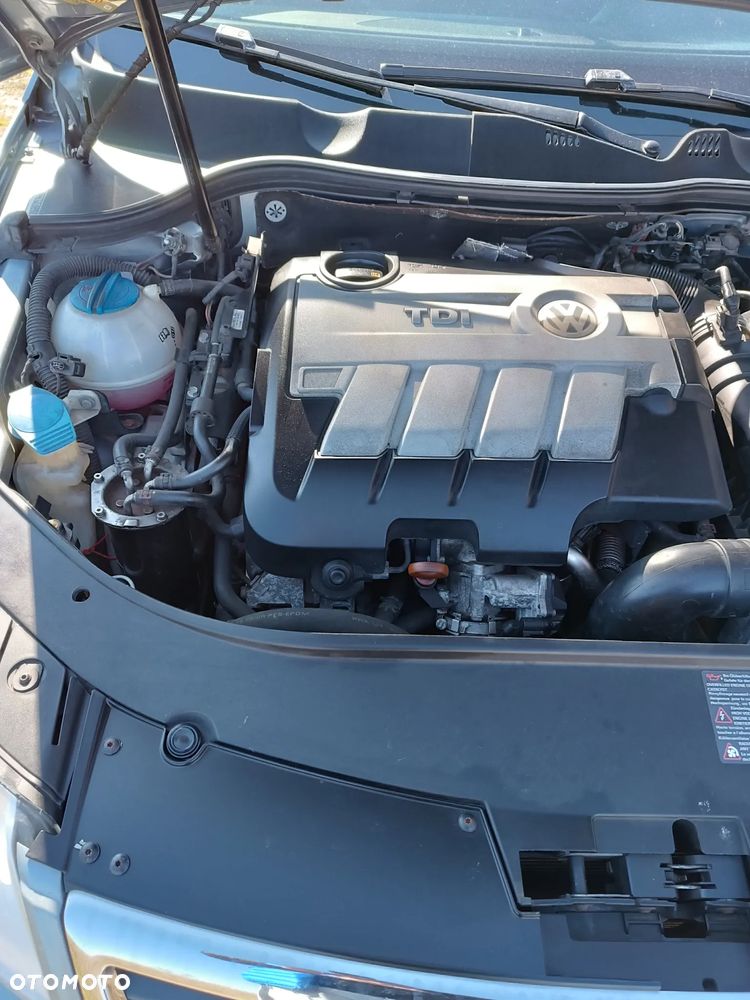 Volkswagen Passat 2.0 TDI Trendline - 2