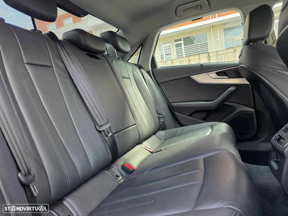 Audi A4 2.0 TDI Business Line Sport - 23
