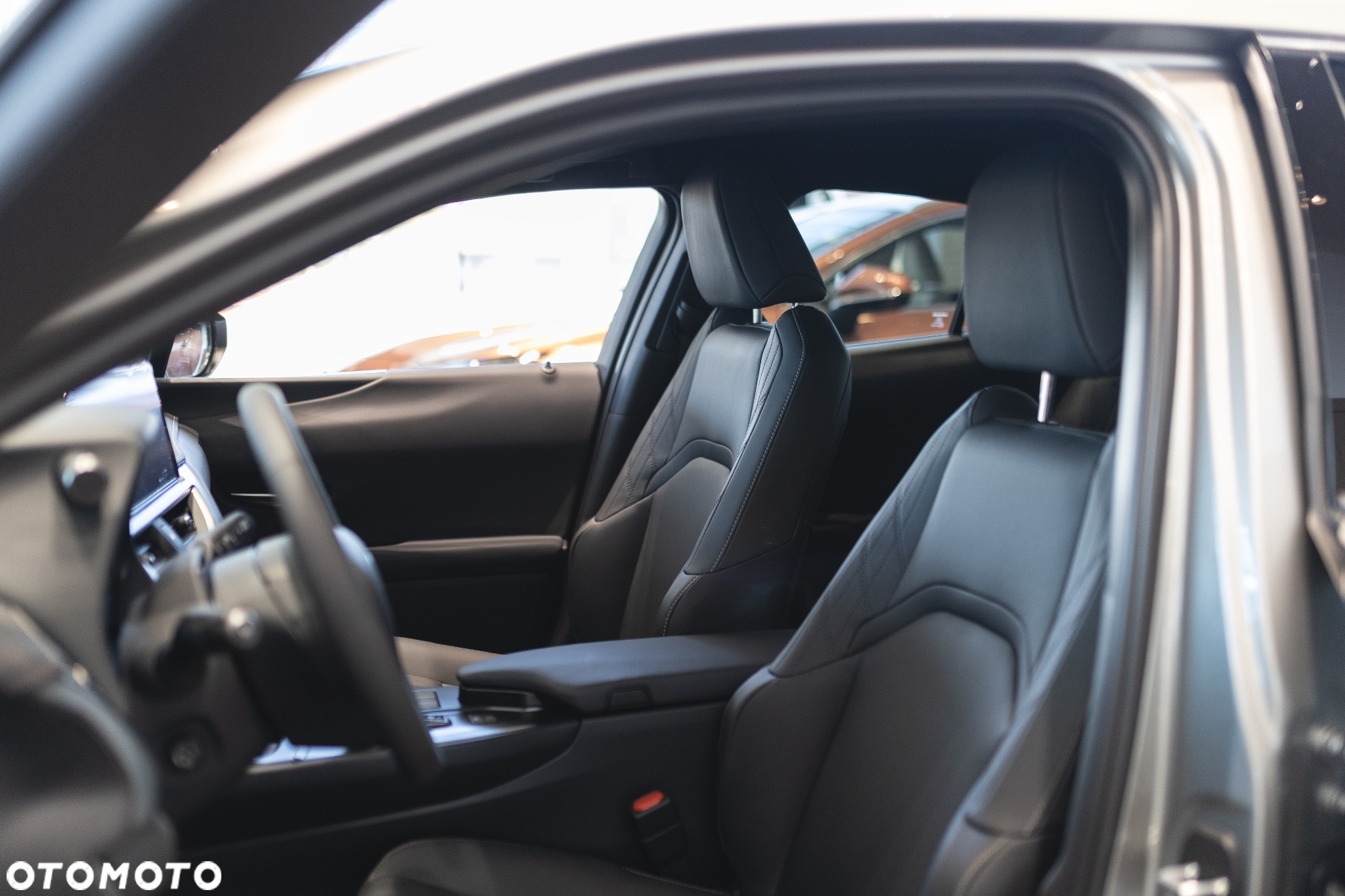 Lexus UX 300h F Sport Design - 9