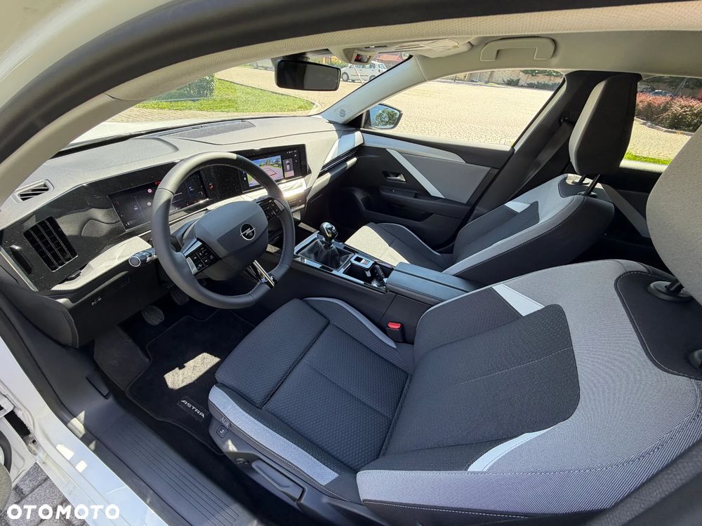 Opel Astra 1.2 Turbo Business Edition - 6