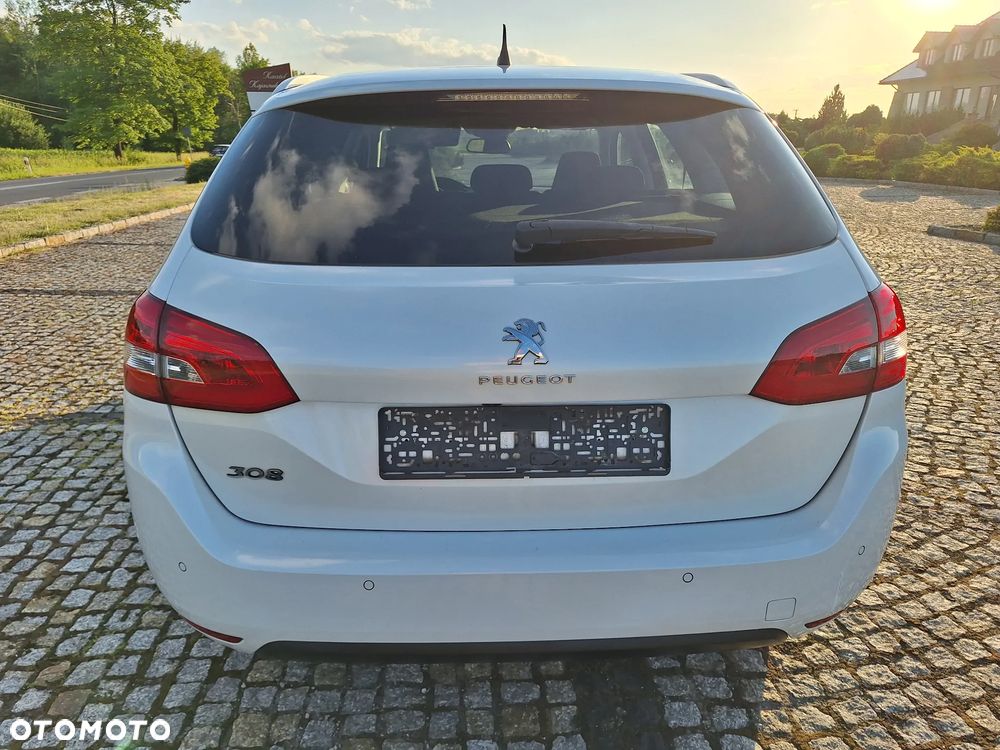 Peugeot 308 SW BlueHDi 150 Stop & Start Allure - 21