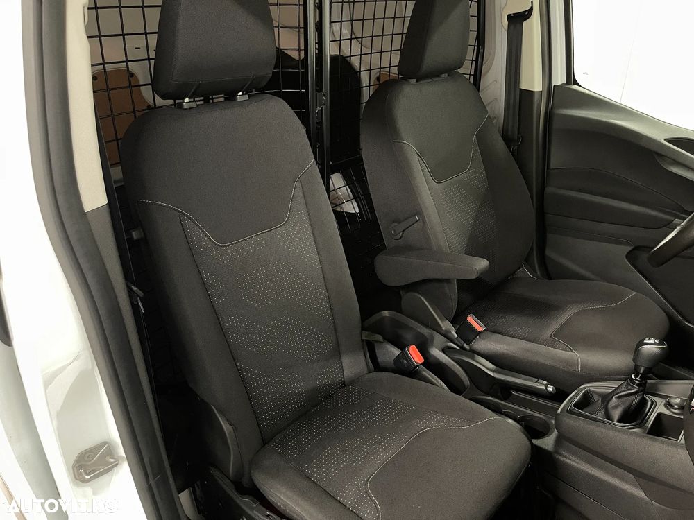 Ford Transit Courier - 8