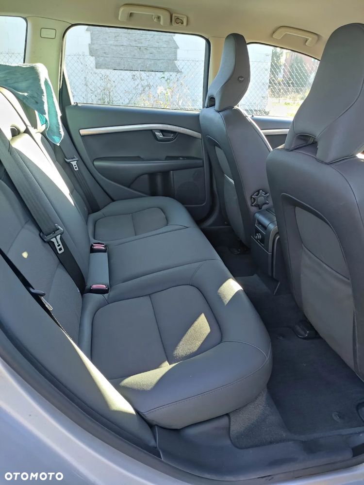Volvo V70 2.0D Kinetic - 11