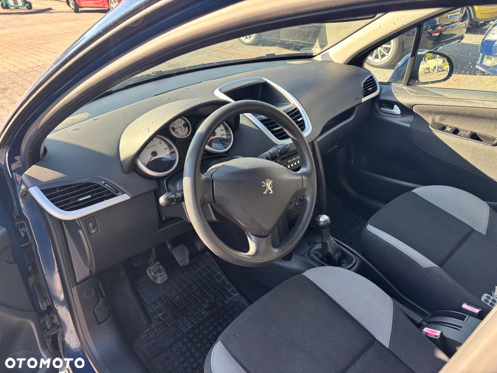 Peugeot 207 - 6