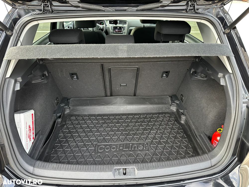 Volkswagen Golf - 18