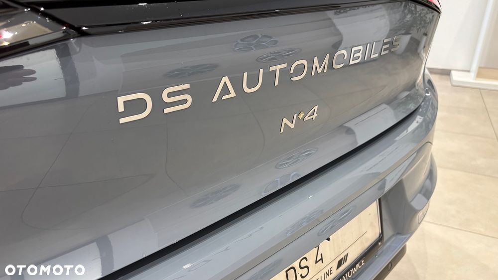 DS Automobiles N°4 1.2 mHEV Performance Line eDCS6 - 10