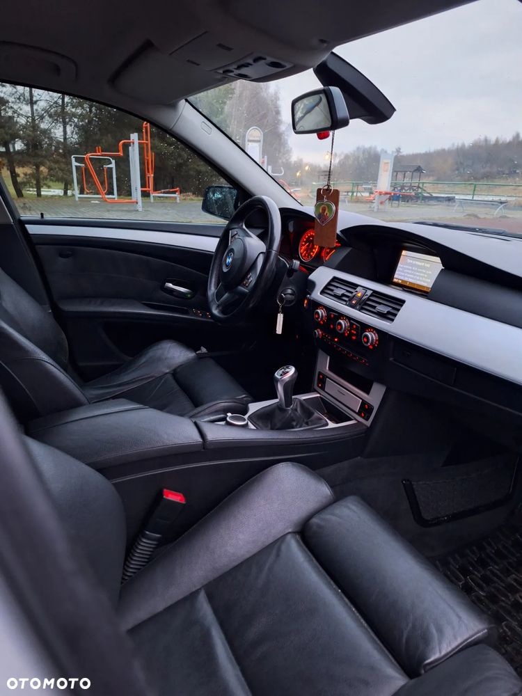 BMW Seria 5 523i - 8