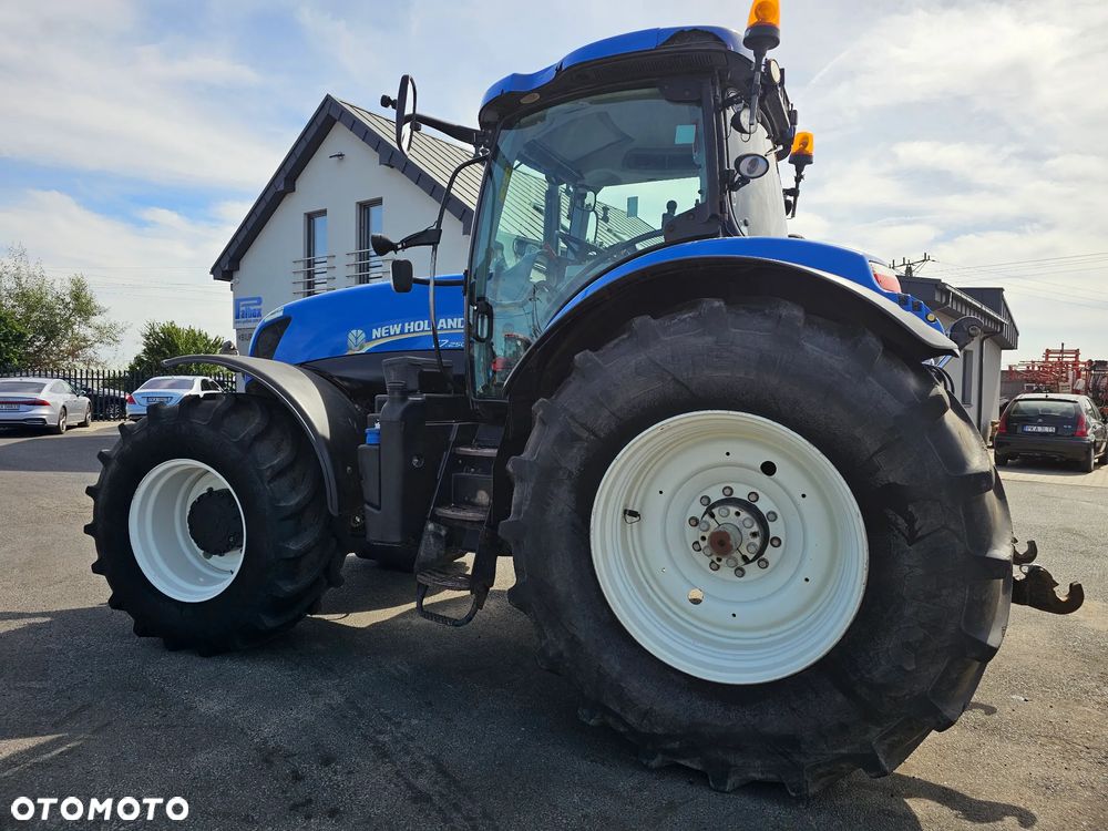 New Holland T7.250 - 9