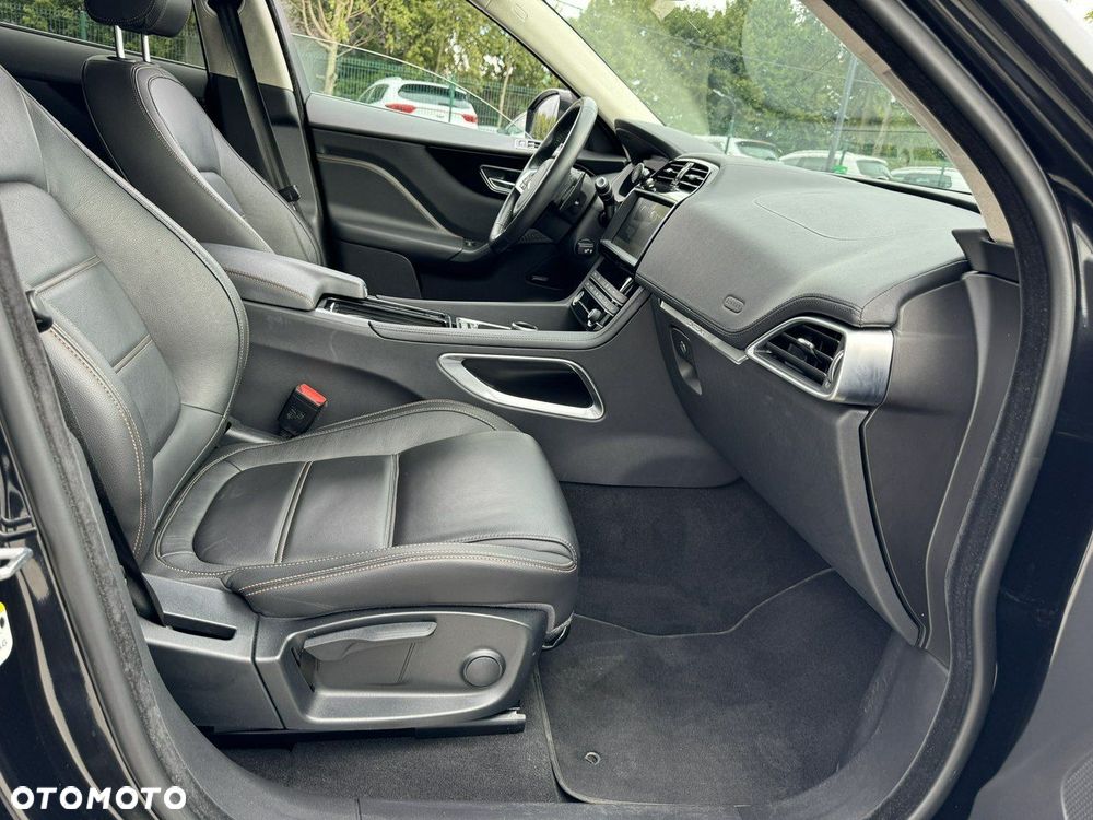 Jaguar F-Pace 2.0 i4D AWD Prestige - 34