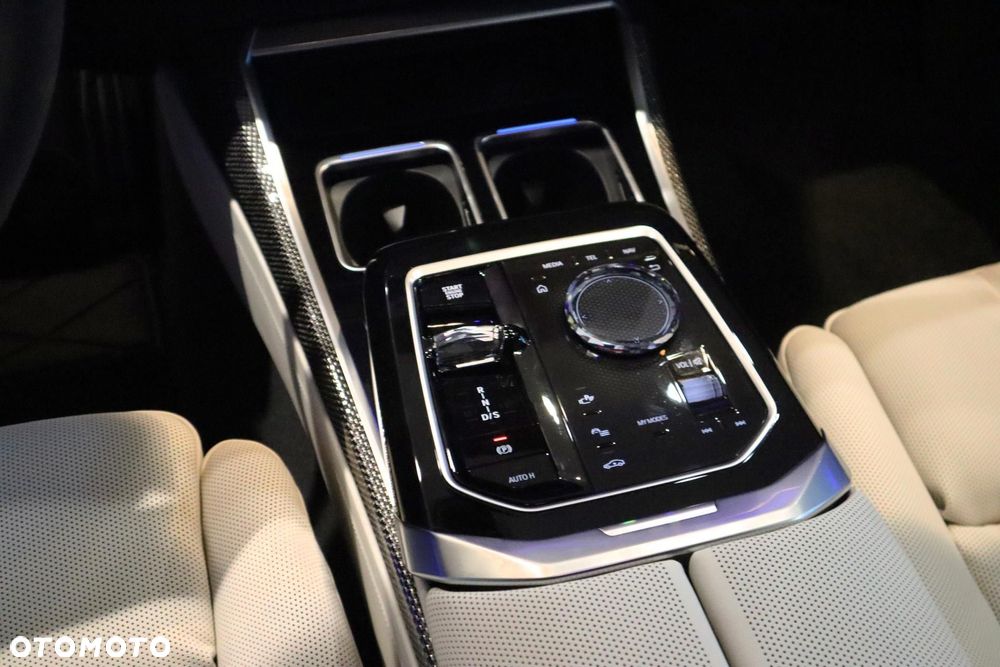 BMW Seria 7 - 17