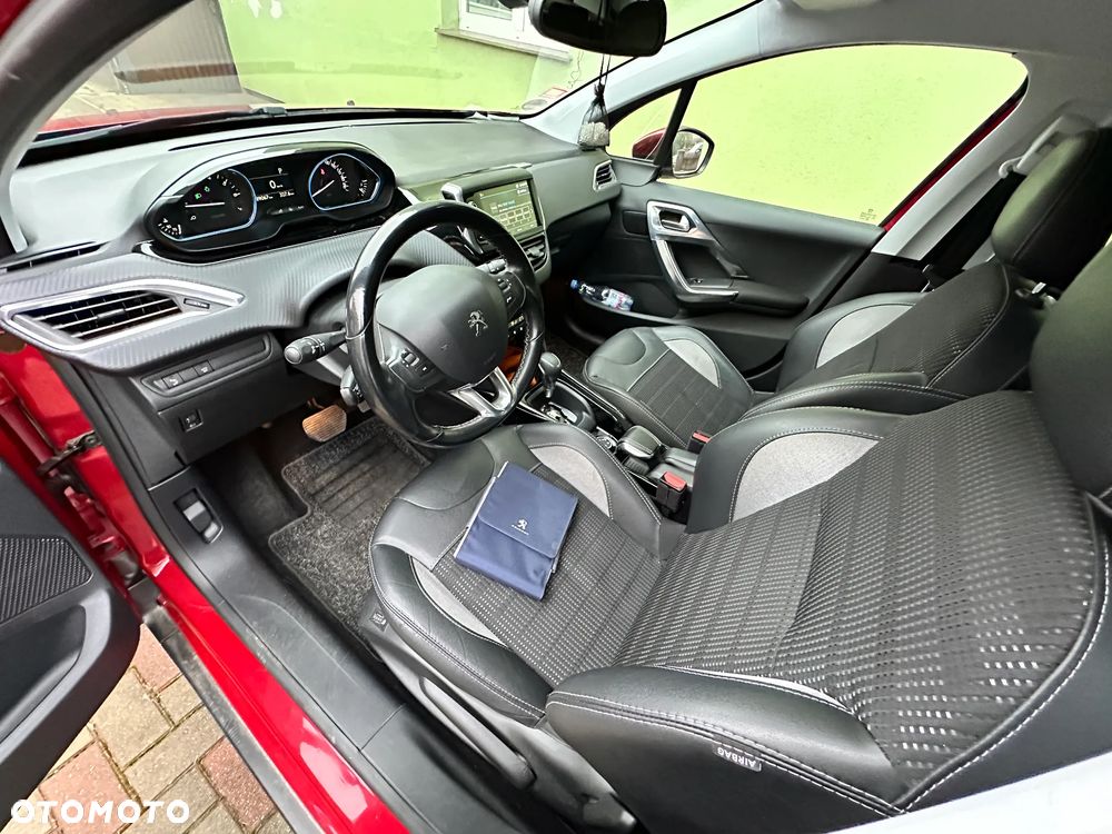 Peugeot 2008 1.2 Pure Tech GPF Allure S&S EAT6 - 9