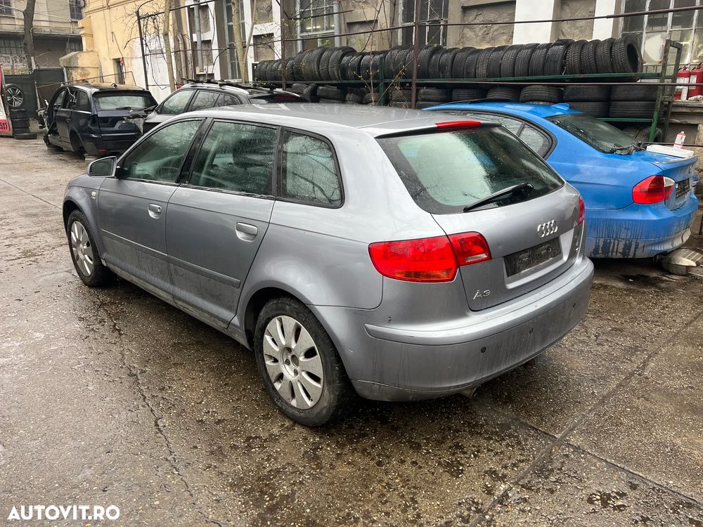 Dezmembrez Audi A3 8P facelift 4 usi gri LY7H 2006 1,6 FSI benzina cod BLP 85KW HBM - 6