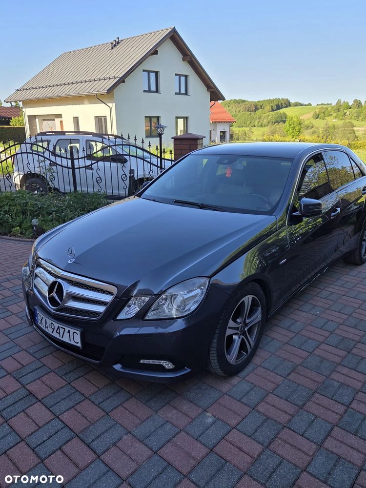 Mercedes-Benz Klasa E 220 CDI DPF BlueEFFICIENCY Automatik - 2