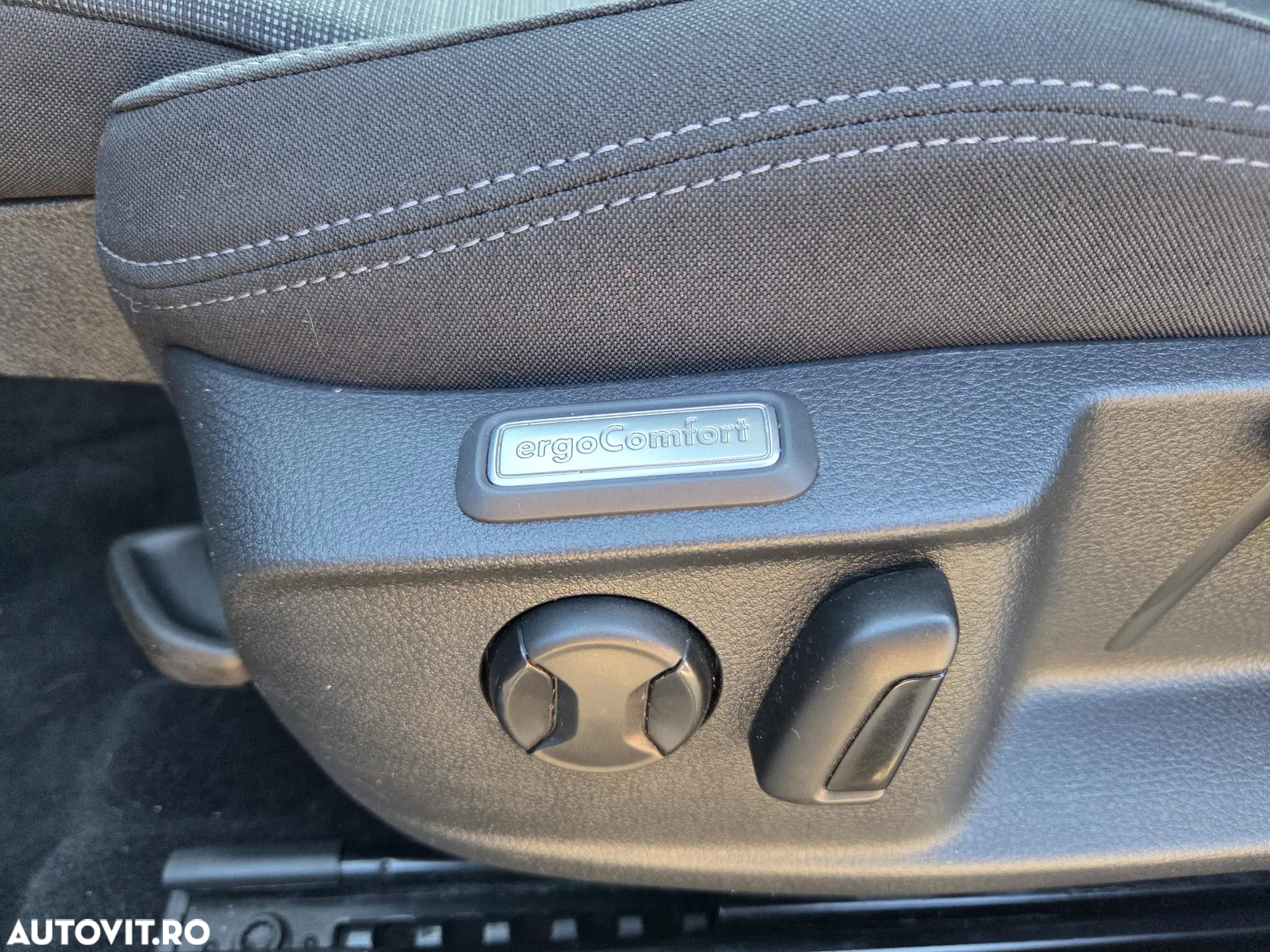 Volkswagen Passat 2.0 TDI DSG Comfortline - 10