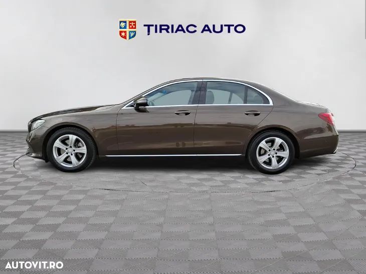 Mercedes-Benz E 200 4MATIC Aut. - 3