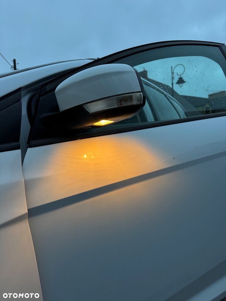 Ford Focus 1.6 TDCi DPF SYNC Edition - 29