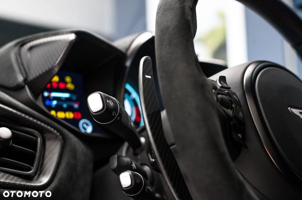 Aston Martin DBS - 20