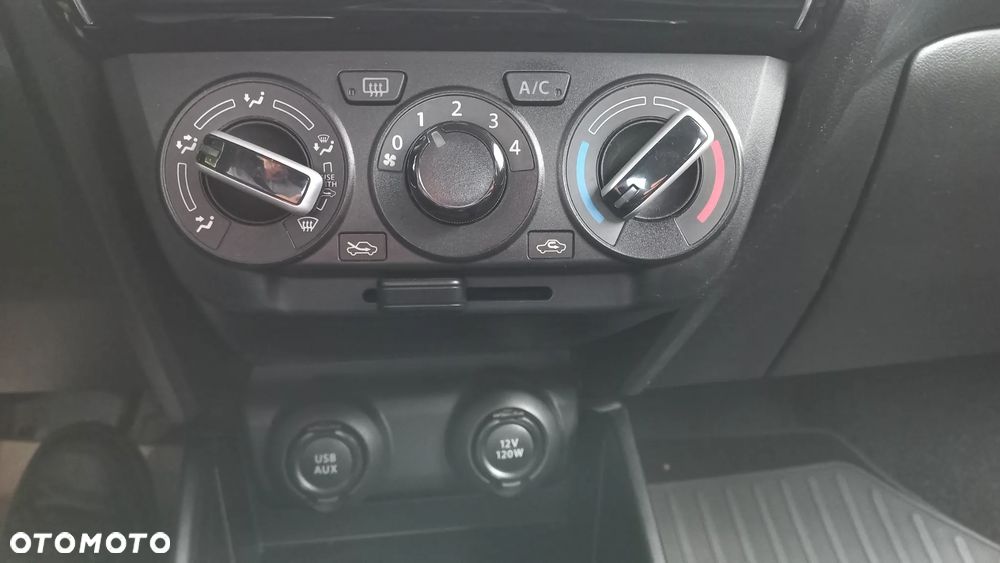 Suzuki Swift 1.2 Premium Plus - 32