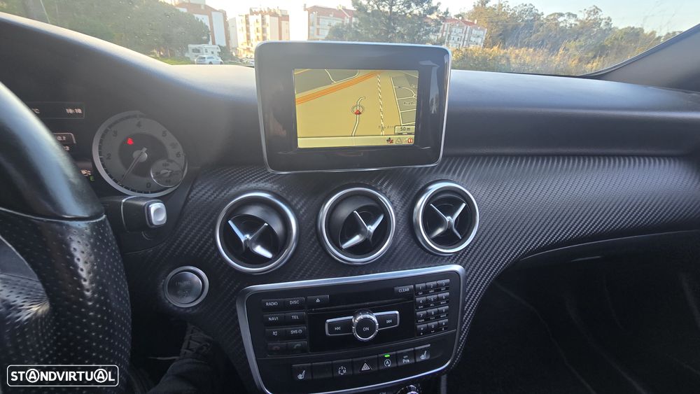 Mercedes-Benz A 180 d 7G-DCT AMG Line - 28