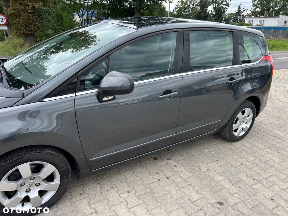 Peugeot 5008 - 32