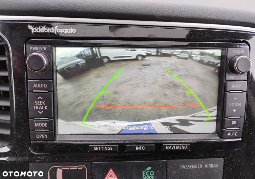 Mitsubishi Outlander - 24