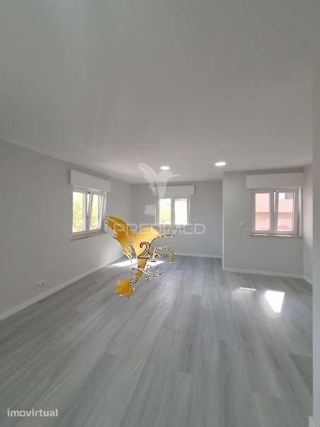 Apartamento T2 Remodelado com Arrecadação – Corroios - Grande imagem: 3/14