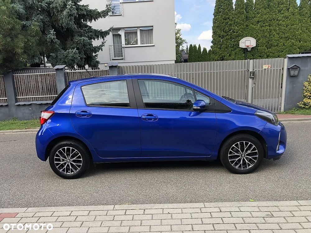 Toyota Yaris 1.5 Premium - 4
