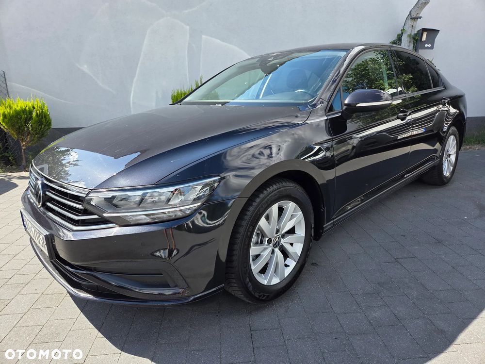 Volkswagen Passat - 2