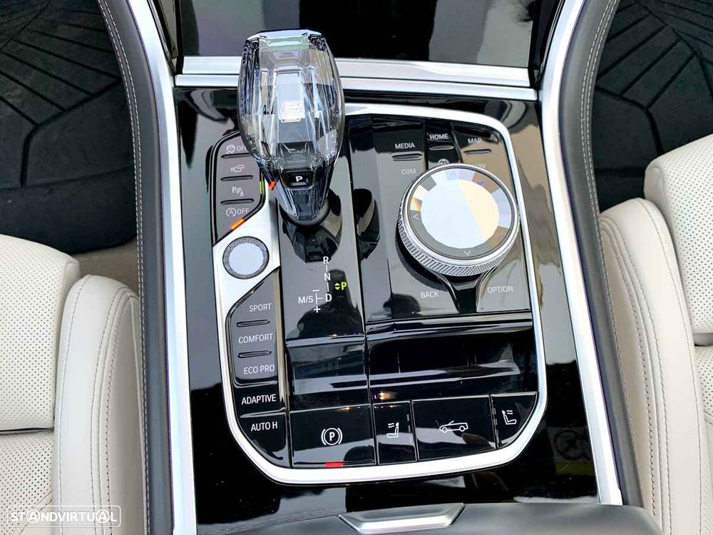 BMW 840 d xDrive Pack M - 17