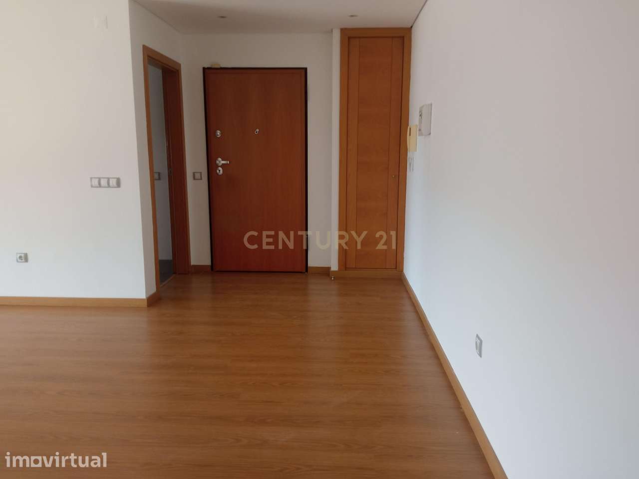 Apartamento T2 em Condomínio fechado para arrendamento - Grande imagem: 5/15