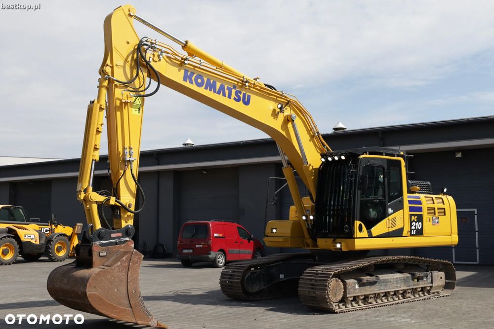 Komatsu PC210LC-11 - 1