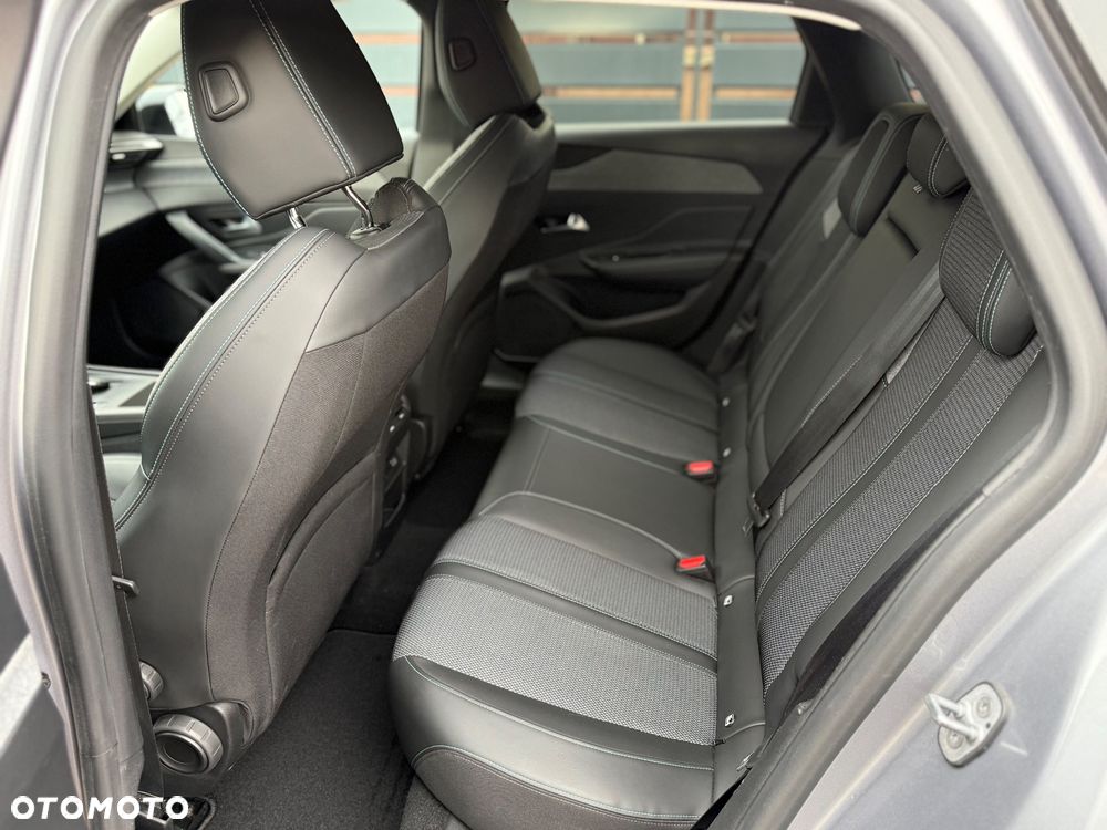 Peugeot 308 BlueHDi 130 EAT8 Allure - 21