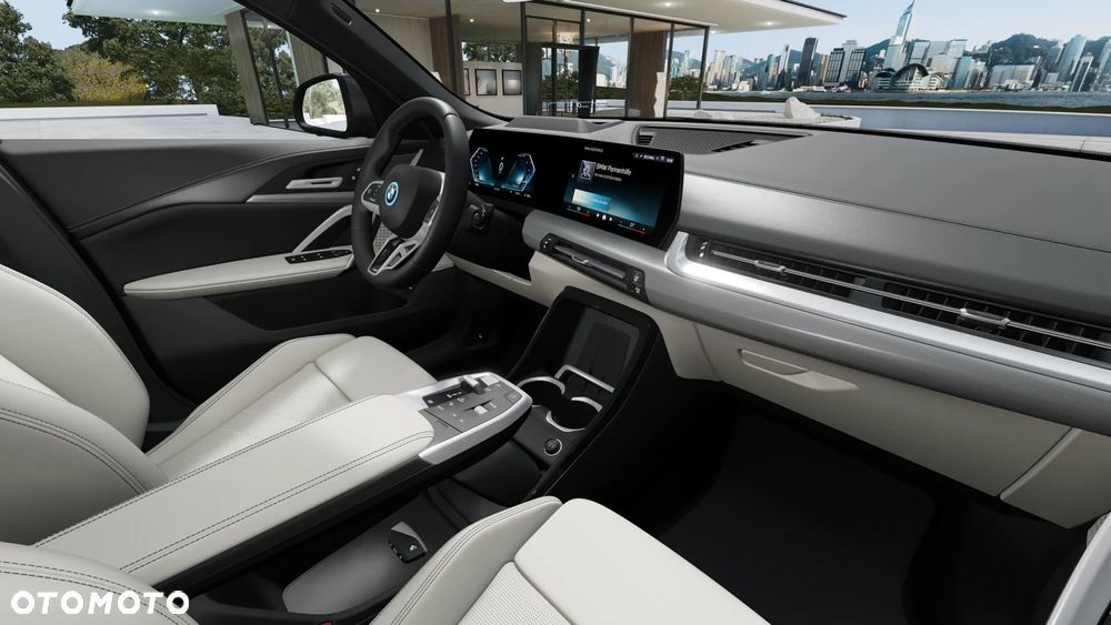 BMW iX2 eDrive20 66.5kWh M Sport - 5